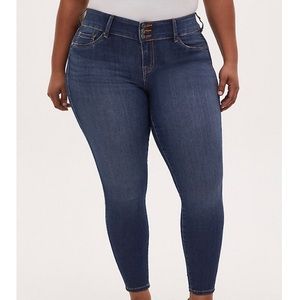 Torrid Jegging Super Stretch Medium Wash